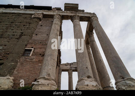 Antonino und faustina Tempel in Rom Kaiserforen Stockfoto