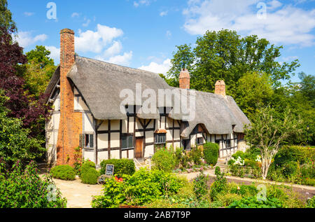 Anne Hathaway's Cottage, ein reetdachhaus in einem Cottage Garten, Shottery, in der Nähe von Stratford-upon-Avon, Warwickshire, England, Vereinigtes Königreich, Europa Stockfoto