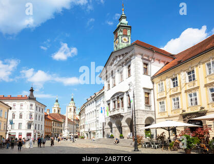 Ljubljana Marktplatz vor dem Rathaus (Ljubljana Stritarjeva ulica), Altstadt, Ljubljana, Slowenien, Europa Stockfoto