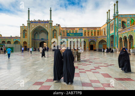 Pilger, Hazrat-e Masumeh, Heiligtum von Fatima Al-Masumeh, Qom, Iran, Naher Osten Stockfoto