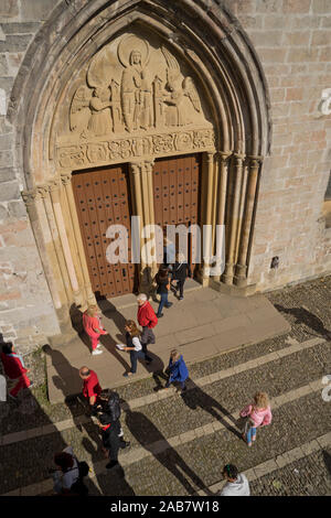 Christliche Pilger auf dem Camino de Santiago (St. James' Weg) Route in Roncesvalles, Navarra, Spanien, Europa Stockfoto