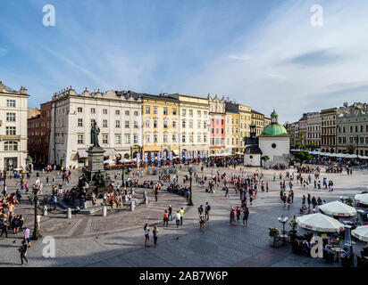 Marktplatz in der Altstadt, Erhöhte Ansicht, Krakau (Krakow, Cracow), UNESCO-Weltkulturerbe, Woiwodschaft Kleinpolen, Polen, Europa Stockfoto