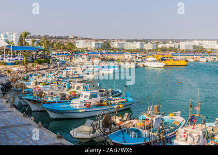 Hafen von Ayia Napa Limanaki in Agia Napa, Zypern, Mittelmeer, Europa Stockfoto