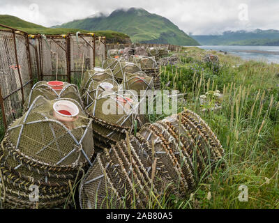 Krabben fischen Töpfe am Dock in Dutch Harbor in der Gemeinschaft von Unalaska, Alaska, Nordamerika gespeichert Stockfoto