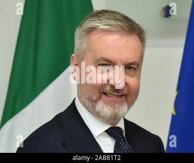 Berlin, Deutschland. 26 Nov, 2019. Italienische Verteidigungsminister Lorenzo Guerini im Bundesministerium der Verteidigung. Der italienische Außenminister trifft sich zu einem Gespräch mit seinem deutschen Pendant. Quelle: Sven Braun/dpa/Alamy leben Nachrichten Stockfoto
