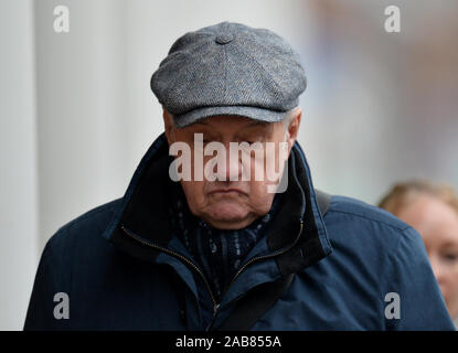 Hillsborough match Commander David Duckenfield, der Totschlag durch grobe Fahrlässigkeit von 95 Liverpool Unterstützer an der 1989 FA-Cup Halbfinale beschuldigt wird, in Preston Crown Court ankommen. Stockfoto