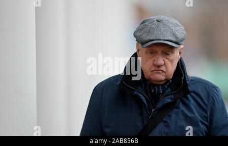 Hillsborough match Commander David Duckenfield, der Totschlag durch grobe Fahrlässigkeit von 95 Liverpool Unterstützer an der 1989 FA-Cup Halbfinale beschuldigt wird, in Preston Crown Court ankommen. Stockfoto