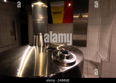 Brüssel, Belgien, 10. November 2019: Abschnitt der neuen Geschichte des Bieres im Belgischen Bier Museum, im Grand Place entfernt. Stockfoto