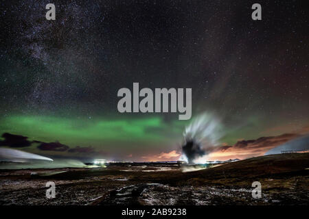 Aurora Borealis, Leirhnukur hot spring, Namaskard, Island Stockfoto