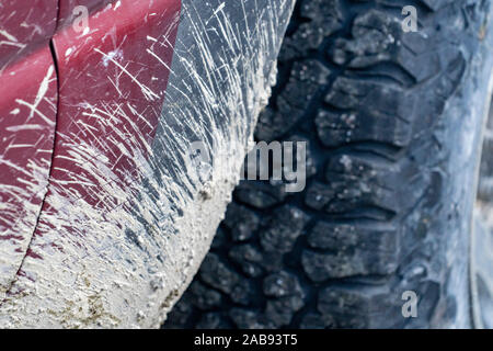 4x4 Offroad in Baja California desert Detail von Schlamm und Auto fahren Stockfoto