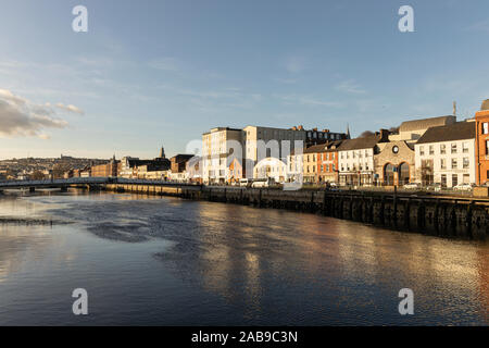 Fluss Lee und Saint Patricks Quay in Cork, Irland Stockfoto