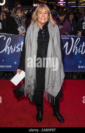 LONDON, GROSSBRITANNIEN, 25. NOVEMBER 2019: Linda Robson besucht die Weiße Weihnachten Musikalische drücken Sie die Nacht im Dominion Theatre. Stockfoto