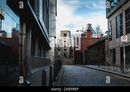 Dublin, Irland - 16. Februar 2019: architektonische Details der alten irischen Whiskey Distillery der Marke Jameson an einem Wintertag Stockfoto