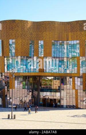 Clothing Store Primark in Wuppertal, Nordrhein-Westfalen, Deutschland. Preisgekrönte retail Architektur. Stockfoto