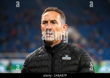 Sinsheim, Deutschland. 24 Nov 2019 Trainer Achim Beierlorzer (1.FSV Mainz 05) beim Fußball, Bundesliga 2019/2020 - TSG 1899 Hoffenheim v1. FSV Maiz 05 am PreZero Arena am 24. November 2019 in Sinsheim, Deutschland. Credit: Cal Sport Media/Alamy leben Nachrichten Stockfoto