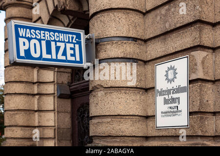 Altes Hafenamt Dortmund, die heute von der Wasserschutzpolizei und das Standesamt für Hochzeit Zeremonien verwendet werden Stockfoto