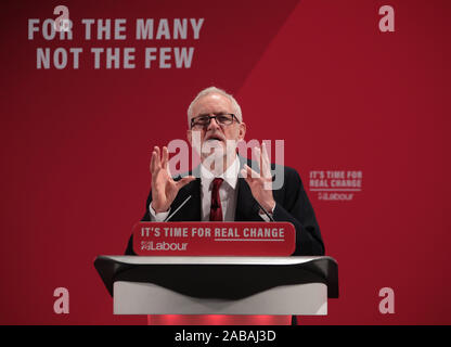 London, Großbritannien. 26 Nov, 2019. Führer der Labour Party Jeremy Corbyn startet die Labour Party, Rasse und Glauben Manifest in Tottenham am Dienstag, 26. November 2019. Herr Corbyn hat stark unter Druck heute, nachdem der britische Oberrabbiner der Labour Partei antisemitische kommen. Foto von Hugo Philpott/UPI Quelle: UPI/Alamy leben Nachrichten Stockfoto