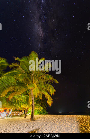 Milkyway auf Vilamendhoo, Malediven Stockfoto