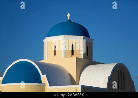 Oia auf der Insel Thira, oder Thera, ist eine kleine Stadt mit dem giechischen Archipel Santorin auf den Kykladen. Stockfoto