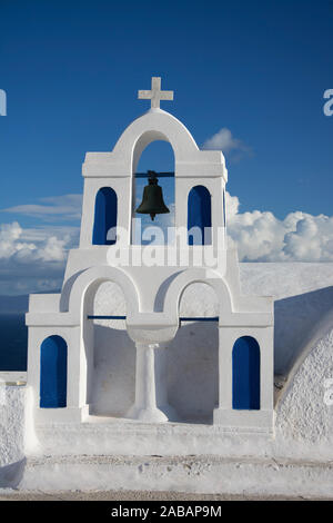 Oia auf der Insel Thira, oder Thera, ist eine kleine Stadt mit dem giechischen Archipel Santorin auf den Kykladen. Stockfoto