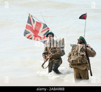 Der Herzog und die Herzogin von Cambridge die Teilnahme an den Feierlichkeiten zum 70. Jahrestag der Landung in der Normandie am Gold Beach in Arromanches in der Normandie. 6. Juni 2014. Stockfoto