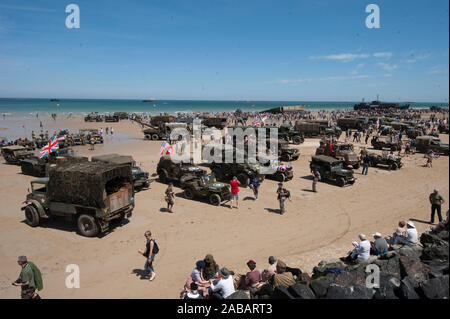 Der Herzog und die Herzogin von Cambridge die Teilnahme an den Feierlichkeiten zum 70. Jahrestag der Landung in der Normandie am Gold Beach in Arromanches in der Normandie. 6. Juni 2014. Stockfoto