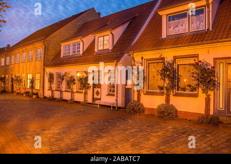 Der Holm ist ein Fischerviertel in Schleswig, ruhiger Lage an der Schlei Stockfoto