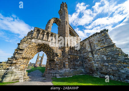 Blick auf die Ruinen der St. Andrews Cathedral in St Andrews, Fife, Schottland, Großbritannien Stockfoto