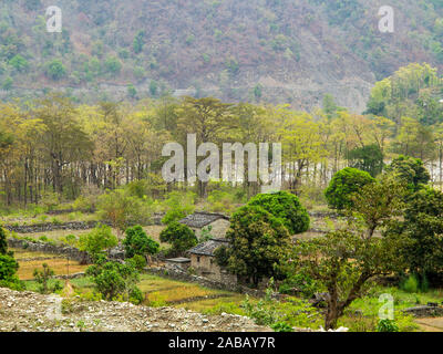 Khet, einem sehr abgelegenen Dorf an den Ufern der Sarda Fluss an der Grenze zu Nepal und in der Nähe von Sem Dorf, Kumaon Hügel, Uttarakhand, Indien Stockfoto