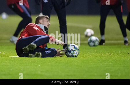 Leipzig, Deutschland. 26 Nov, 2019. Fussball: der Champions League match, RB Leipzig - Benfica Lissabon, Gruppenphase, Gruppe G, 5. Spieltag. Leipziger Timo Werner während des Trainings. Credit: Hendrik Schmidt/dpa-Zentralbild/ZB/dpa/Alamy leben Nachrichten Stockfoto