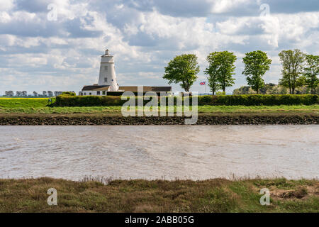 Guy's Kopf, Lincolnshire, England, Großbritannien - 26 April 2019: Der Fluss Nene und Sir Peter Scott Osten Leuchtturm Stockfoto