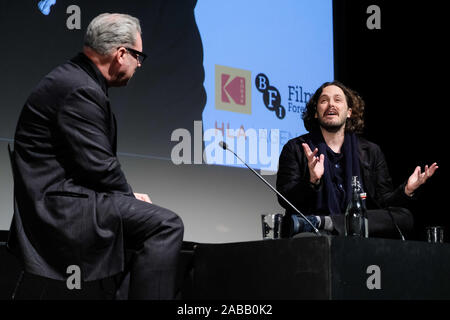 BFI Southbank, London, UK. 25. November 2019. Edgar Wright auf der Bühne Mark Kermode in 3D. . Bild von Julie Edwards./Alamy leben Nachrichten Stockfoto