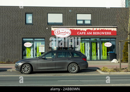 Neue Wohnsiedlung auf dem ehemaligen Bergwerk Zeche Niederberg in Neukirchen-Vluyn, Cafe an der Grube, Stockfoto