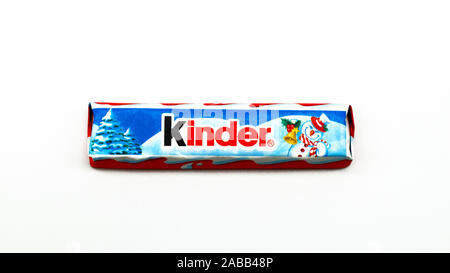 Kinderschokolade Bar Kinder Ist Eine Marke Von Lebensmitteln Hergestellt In Italien Von Ferrero Weihnachten Themed Schokolade Stockfotografie Alamy