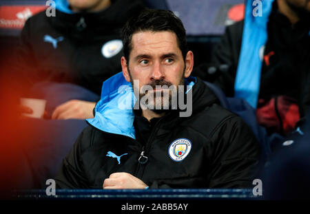 Manchester City Torhüter Scott Carson auf der Bank während der UEFA Champions League Gruppe C Gleiches an Etihad Stadium, Manchester. Stockfoto