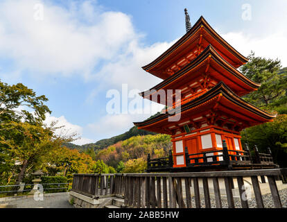 Kyoto, Japan - 10/31/19 - Die großen buddhistischen Tempel Komplex in der Innenstadt von Kyoto - Japan Stockfoto