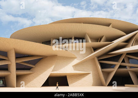 Die moderne Architektur der neuen nationalen Museum von Katar in Doha, Katar, Naher Osten Stockfoto