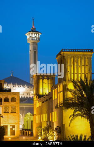 Historic Bastakiya Viertel in der Nacht in Dubai, Vereinigte Arabische Emirate Historic Bastakiya Viertel in der Nacht in Dubai, Vereinigte Arabische Emirate Stockfoto