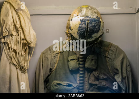 Hanoi, Vietnam - 11. Oktober 2019: Männliche amerikanische USAF Uniform aus dem Vietnamkrieg in Hanoi Politische Gefängnis Stockfoto