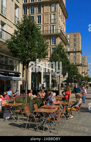 Cafe auf Victor Hugo Straße, Le Havre, Normandie, Frankreich Stockfoto