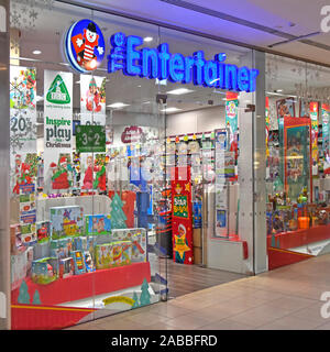 Der Entertainer retail Toy Shop Frontscheibe & Geschäft Marke Schild über Eingang Lakeside Shopping Centre Store in Intu Shopping mall UK Stockfoto