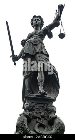 Gerechtigkeit Statue mit Schwert und Waage in Frankfurt/Main isoliert auf weißem Hintergrund Stockfoto