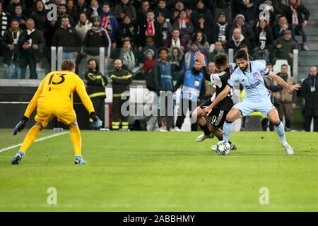 Turin, Italien. 26 Nov, 2019. azione von 10 Paulo dybala (juventus) während des Turniers rund - FC Juventus vs Atletico Madrid, Fussball Champions League Männer-WM in Turin, Italien, 26. November 2019 Credit: Unabhängige Fotoagentur/Alamy leben Nachrichten Stockfoto