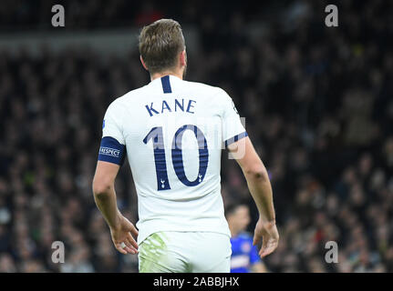 LONDON, ENGLAND - November 26, 2019: Harry Kane von tottenham dargestellt während der UEFA Champions League 2019/20 Gruppe B Spiel zwischen Tottenham Hotspur FC (England) und Olympiakos Piräus FC (Griechenland) an der Tottenham Hotspur Stadion. Stockfoto