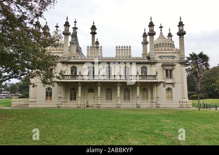 BRIGHTON, GROSSBRITANNIEN-28 Sep 2019 - Blick auf die Sehenswürdigkeiten Brighton Museum und Kunstgalerie in Brighton, England. Stockfoto