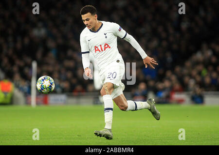 London, Großbritannien. 26 Nov, 2019. Dele Alli von Tottenham Hotspur in Aktion. UEFA Champions League Gruppe B übereinstimmen, Tottenham Hotspur vs Olympiakos Piräus an der Tottenham Hotspur Stadion in London am Dienstag, den 26. November 2019. Dieses Bild dürfen nur für redaktionelle Zwecke verwendet werden. Nur die redaktionelle Nutzung, eine Lizenz für die gewerbliche Nutzung erforderlich. Keine Verwendung in Wetten, Spiele oder einer einzelnen Verein/Liga/player Publikationen. pic von Steffan Bowen/Andrew Orchard sport Fotografie/Alamy Live news Credit: Andrew Orchard sport Fotografie/Alamy leben Nachrichten Stockfoto