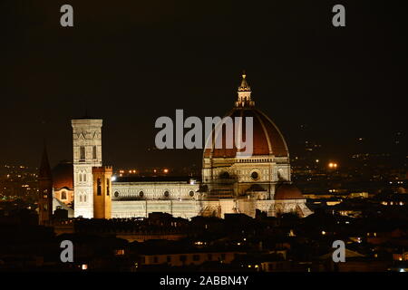 Skyline von Florenz Italien in der Nacht. Stockfoto