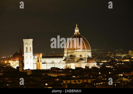 Skyline von Florenz Italien in der Nacht. Stockfoto