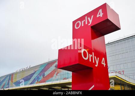 ORLY, Frankreich-16 Nov 2019 - Blick auf den Flughafen Paris Orly (ORY) in der Nähe von Paris, Frankreich. Stockfoto