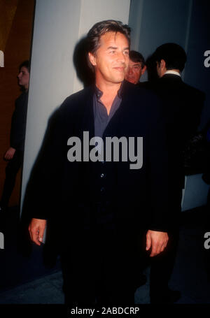 Beverly Hills, Kalifornien, USA, 16. März 1995 Schauspieler Don Johnson das Screening von der HBO Film" In der Verfolgung der Ehre' am 16. März 1995 an die WGA-Theater in Beverly Hills, Kalifornien, USA besucht. Foto von Barry King/Alamy Stock Foto Stockfoto